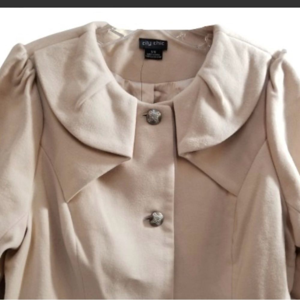 City Chic
Coat 
Women 
Size S / 16
New with Tag - Picture 2 of 7
